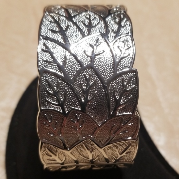 High Polished Silver Color Leaf Bangle Bracelet - Picture 2 of 5